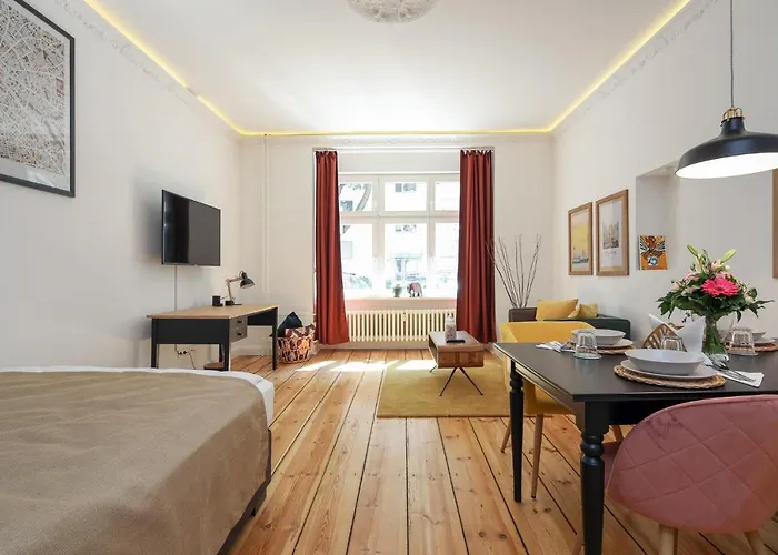 4 Personen Altbau Nahe Kurfuerstendamm - Romeo & Julia شقة برلين